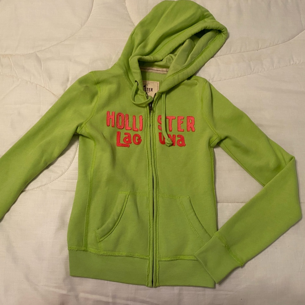 Hollister Betty’s Zip-Up Hoodie
